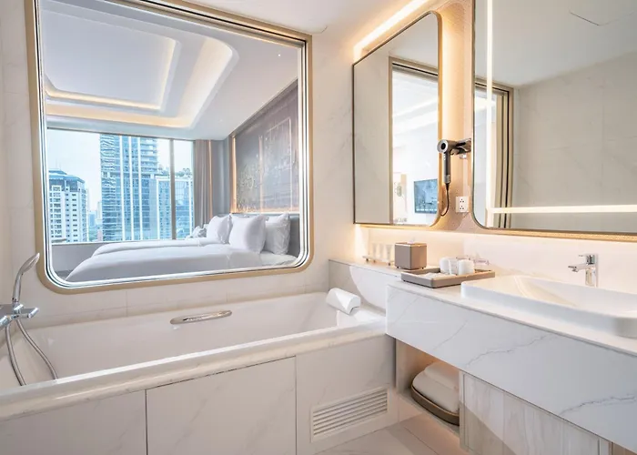 Отель Grande Centre Point Prestige Бангкок